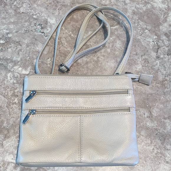 Bentley Leathers, nude/cream colour purse - Picture 1 of 12